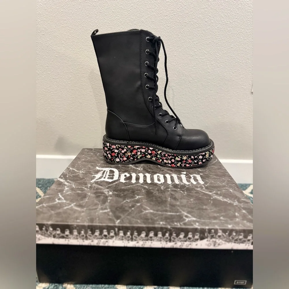 Demonia Emily-350 Floral Platform Lace Up Boots Size 10 BNIB Rare - Picture 2 of 12